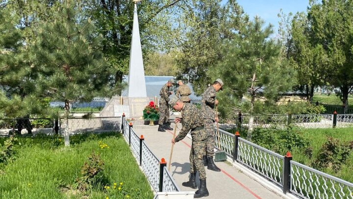 Гвардейцы Шымкента присоединились к экологической акции «Таза Қазақстан»