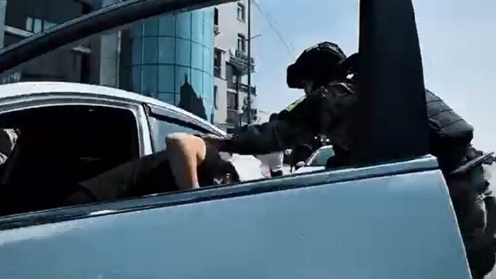 Блогер в Шымкенте задержан за вымогательство 1,2 млн тенге