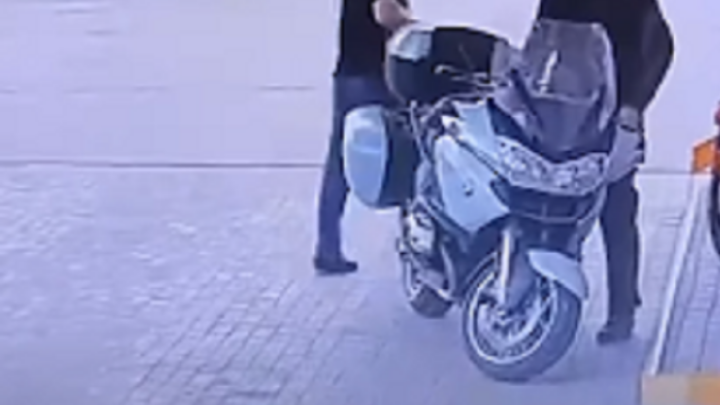 Переквалифицировано дело о нападении на мотоциклиста на АЗС в Мерке