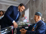 Нуралхан Кушеров  посетил семью  ветерана для памятных призов и поздравлений