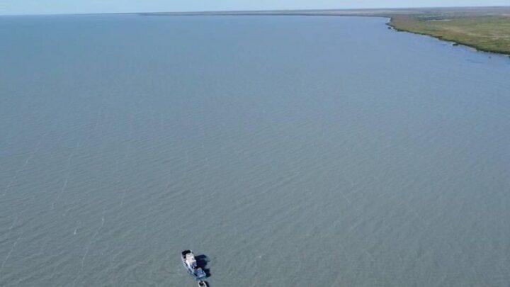 Французские и казахстанские ученые изучают бассейн озера Балхаш