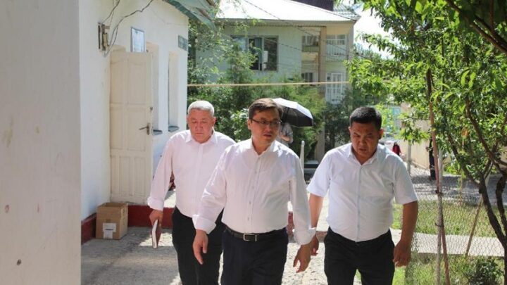 Условия в Келесском и Сарыагашской районах оценил замакима Туркестанской области
