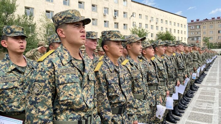 27 гвардейцев получили образовательные гранты в Шымкенте