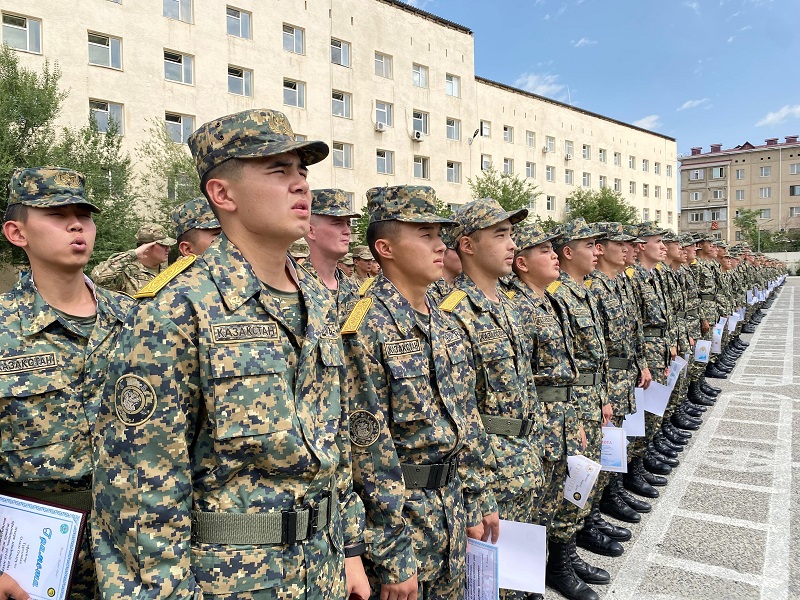 27 гвардейцев получили образовательные гранты в Шымкенте 27 гвардейцев получили образовательные гранты в Шымкенте