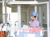 В Алмате врачи спасли малыша с редким заболеванием