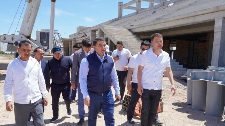 Крупные строительные объекты возводят в Туркестане