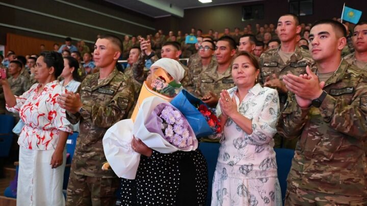 В Шымкенте чествовали лучших солдат гарнизона