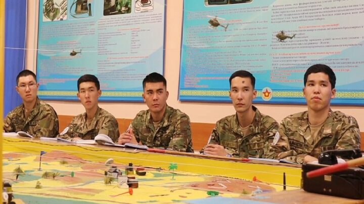 Выпускник, прошедший военную службу, стремится стать офицером