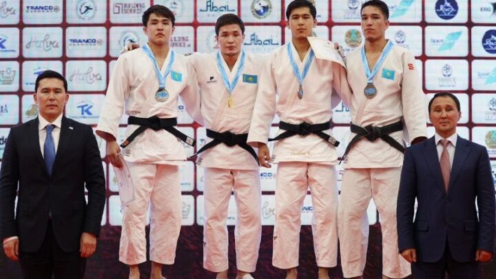 Ербол Мырзабосынов наградил победителей чемпионата Казахстана по дзюдо