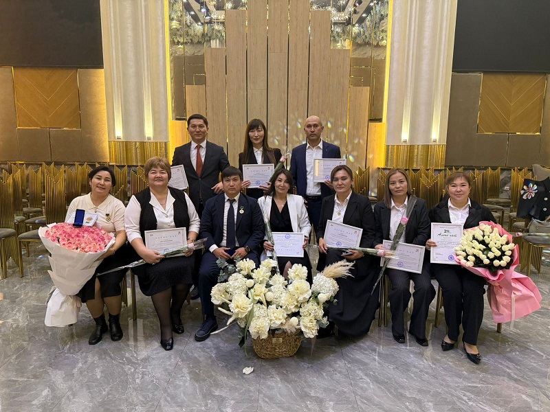 Юбилей отметили в Шымкенте семь ЦОНов и три специализированных центра