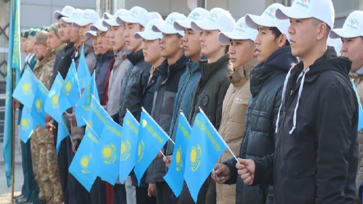 В Шымкенте прошла церемония провода призывников