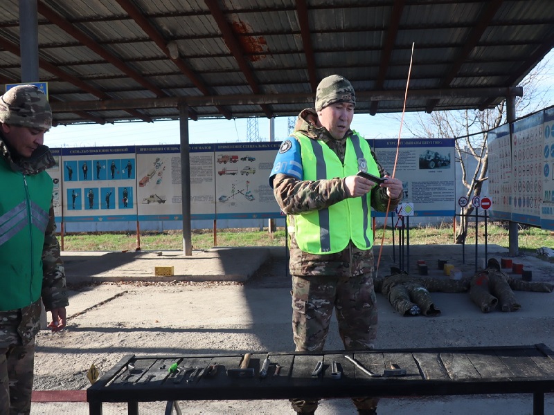 В Шымкентском гарнизоне проведены занятия по безопасности дорожного движения среди военнослужащих