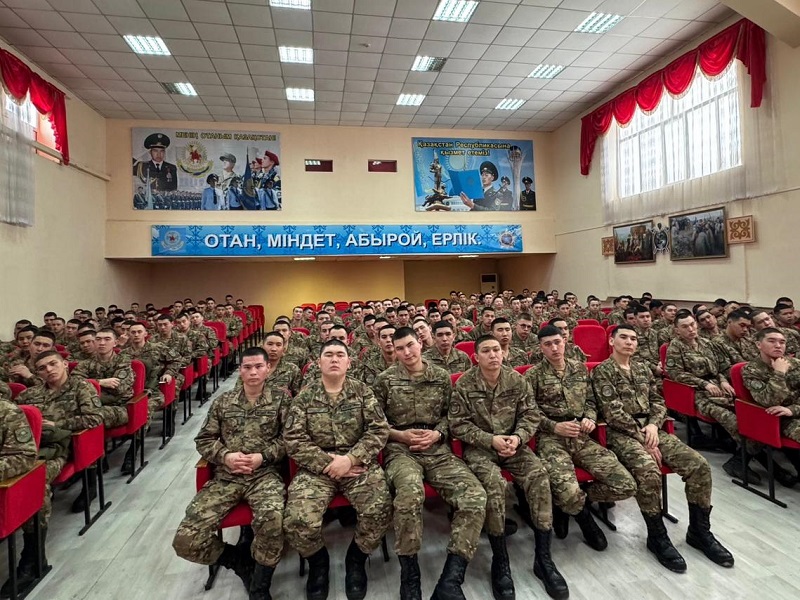 Гвардейцы встретились с ветераном афганской войны в Шымкенте