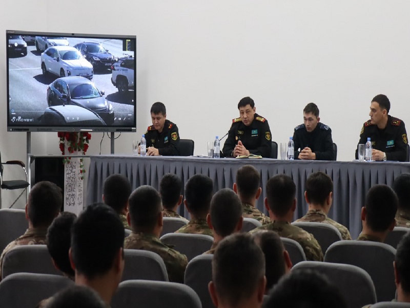 В Шымкентском гарнизоне прошло профилактическое занятие по безопасности дорожного движения