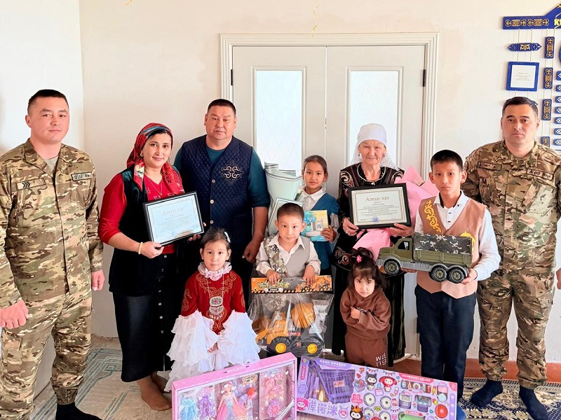 В Шымкенте гвардейцы отмечают декаду Наурызнама