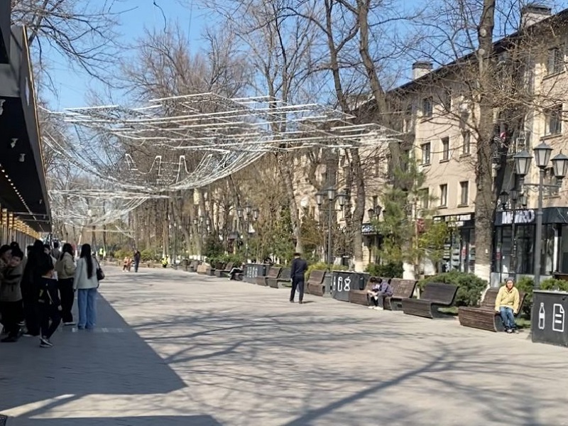 Обещанный акиматом Шымкента День семьи на Арбате не состоялся