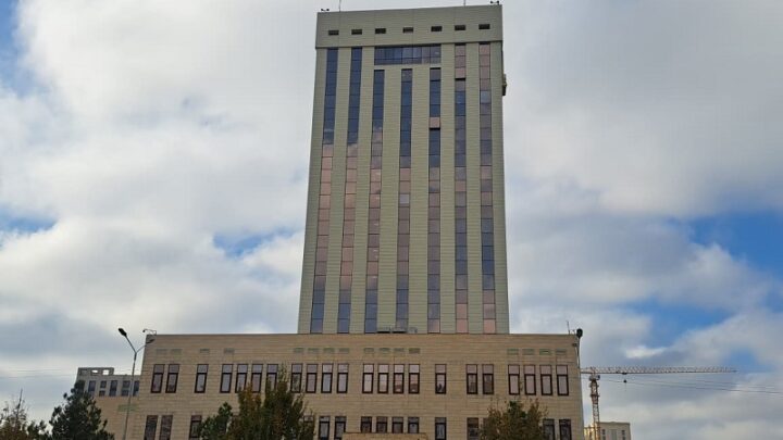 Причастность районного акима к драке проверят в акимате Шымкента