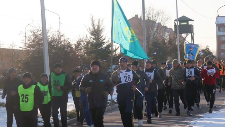 В Шымкенте в массовом забеге в честь декады Наурызнама приняли участие тысяча военнослужащих