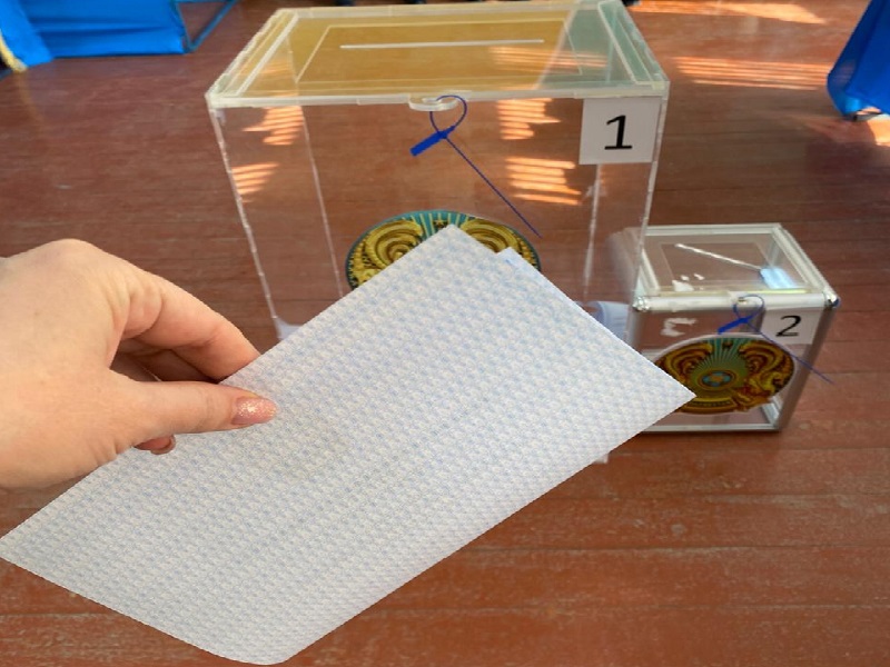 71 участок референдума работают за рубежом