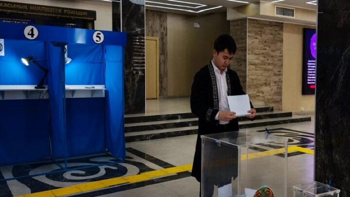 В Шымкенте на 18.00 явка составила 74,44%