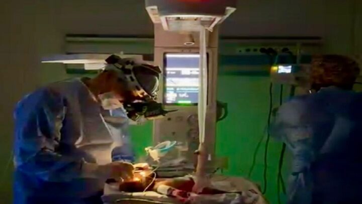 Новорожденному весом 650 гр провели сложнейшую операцию в Шымкенте