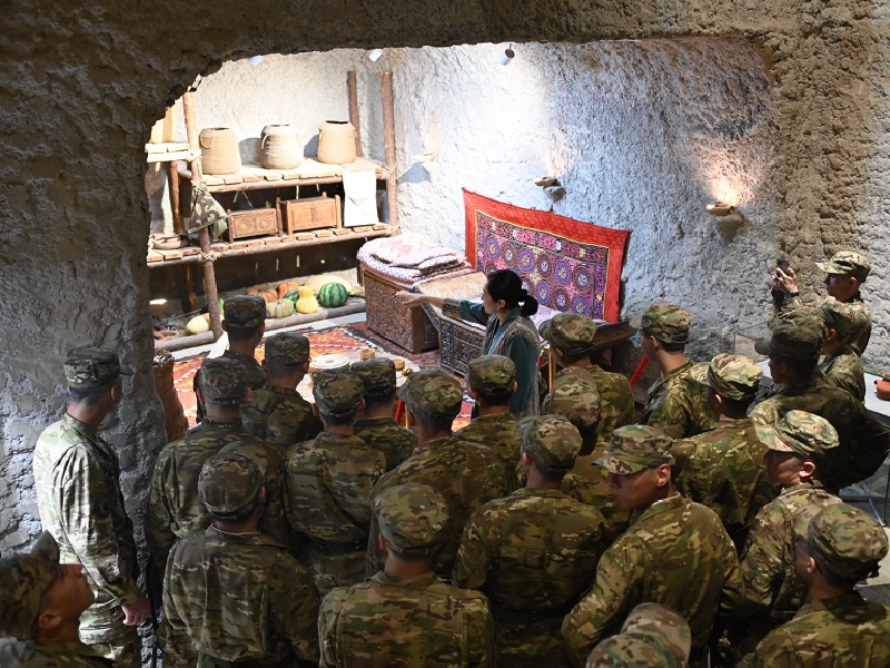 Солдаты ознакомились с историко-культурным комплексом «Шымкала»