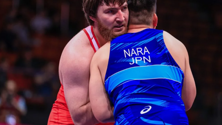 Джохар Узаров провел дебютную схватку на чемпионате Азии