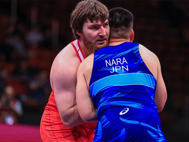 Джохар Узаров провел дебютную схватку на чемпионате Азии