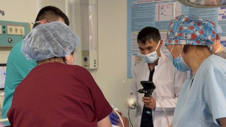 Житель Шымкента едва не умер из-за конфеты