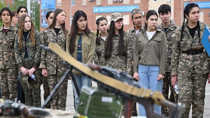 В части 35748 открыли двери для школьников