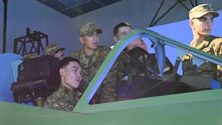 Необычная экскурсия для солдат в Шымкенте