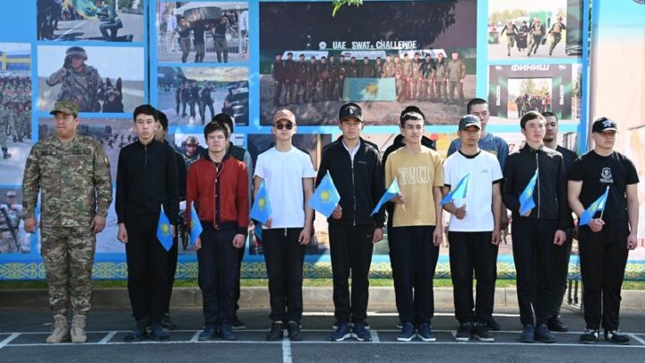 Из Шымкента в армию отправили новую группу призывников