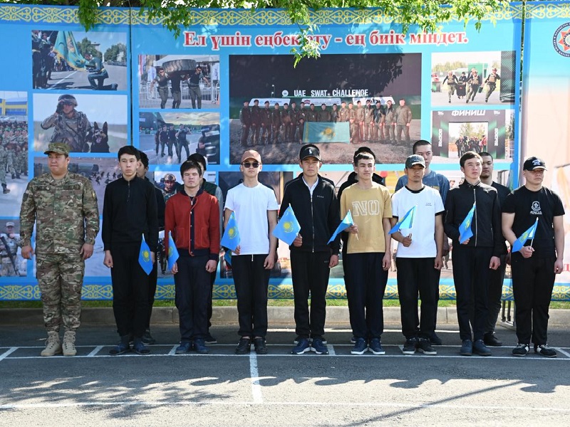 Из Шымкента в армию отправили новую группу призывников