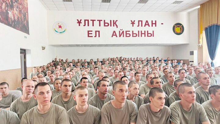 В воинской части Нацгвардии ветеран провёл урок мужества для молодых солдат