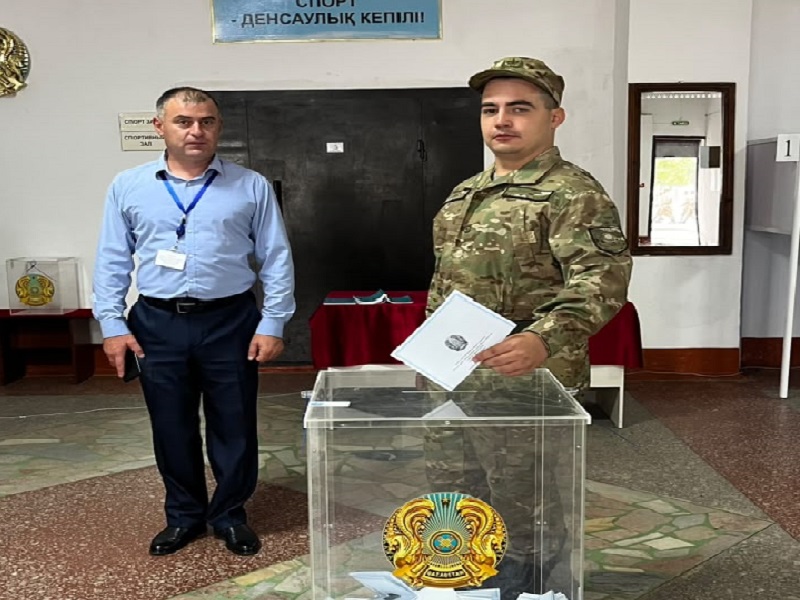 В свой день рождения рядовой Нацгвардии пришел голосовать в Павлодаре