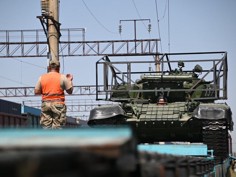 Военная техника из Шымкента отправилась на полигон в Жамбылскую область