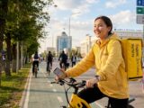 Как в Казахстане будут помогать женщинам, работающим в доставке