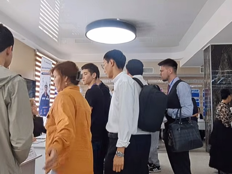 Трехлетний бакалавриат внедрить в университетах предлагает депутат Курултая